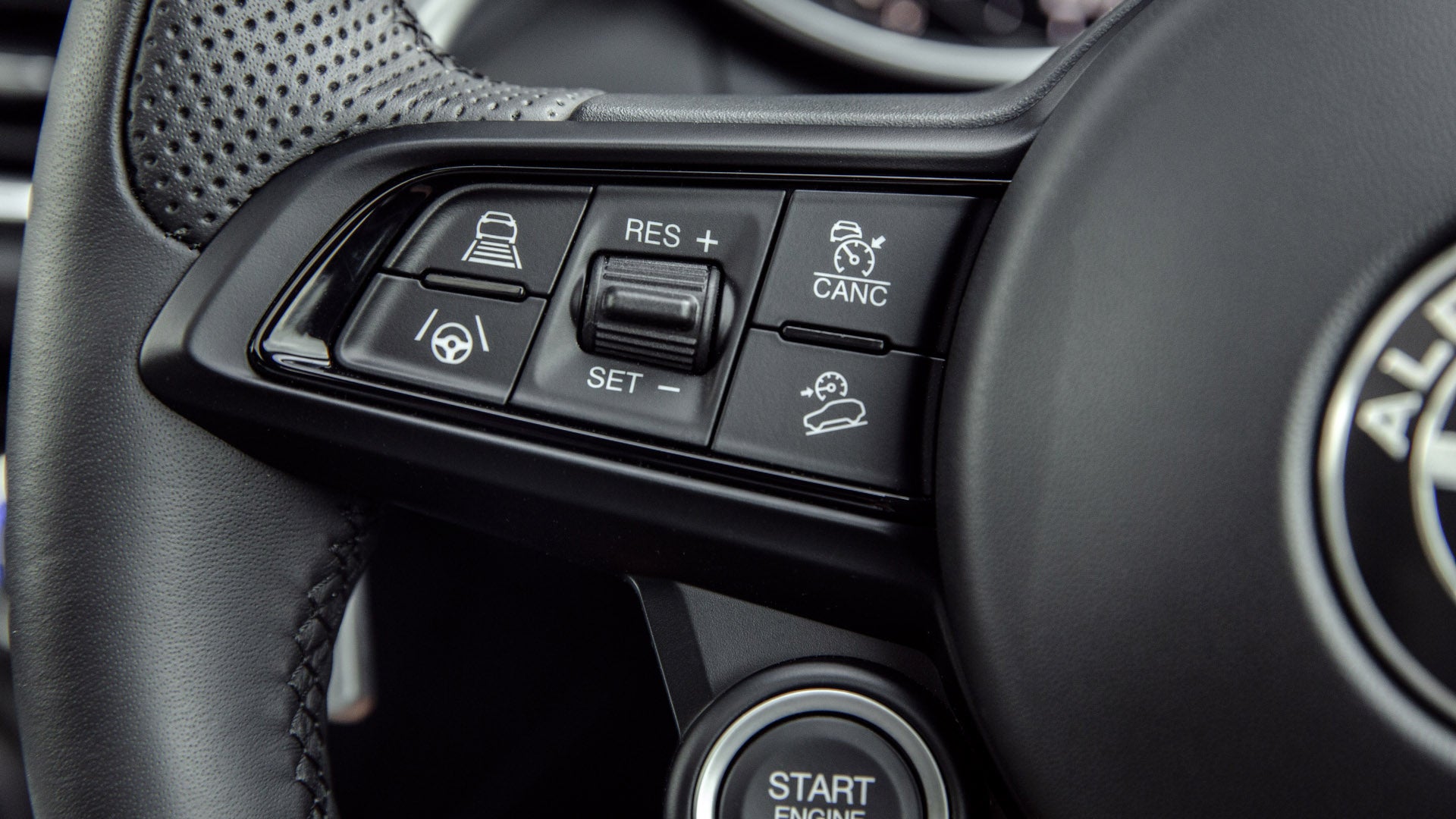 Alfa Romeo Stelvio steering wheel buttons